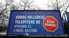 Protisorosovský billboard v Budapešti.