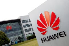 Čínská Huawei nezískala v Česku bezpečnostní prověrku. Proces ukončila sama