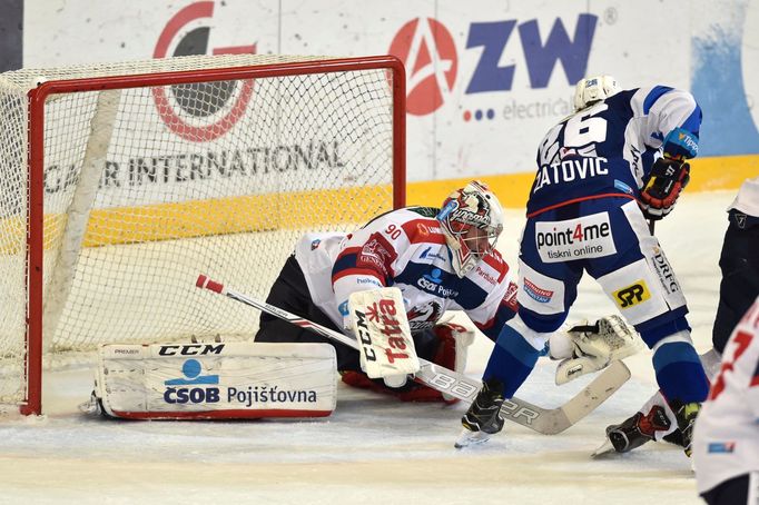 Pardubický brankář Ondřej Kacetl v utkání proti Kometě