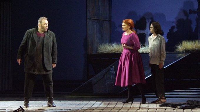 Jan Vacík a Eva Šeniglová v opeře Peter Grimes