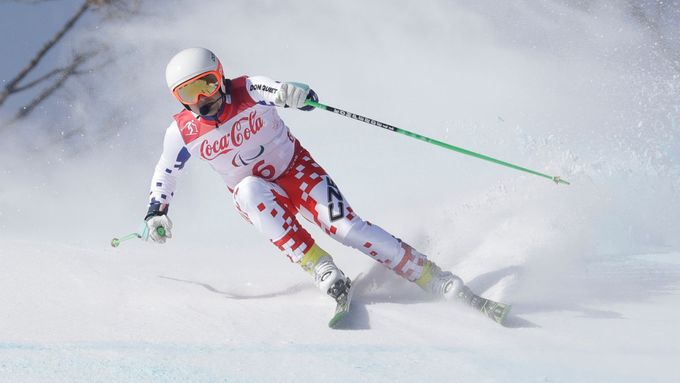 Zrakové postižený lyžař Patrik Hetmer obsadil na paralympijských hrách v Pchjongčchangu šesté místo ve sjezdu.