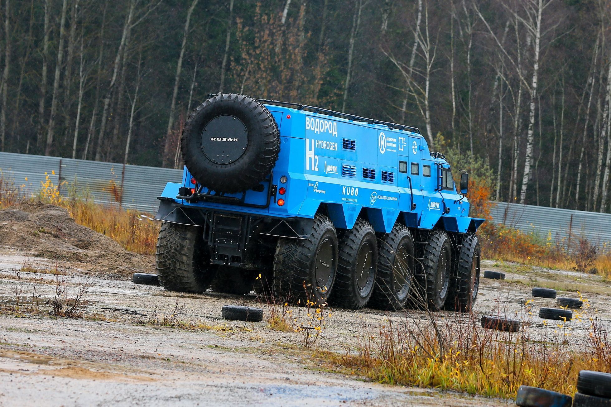 Ruské auto na vodík Rusak