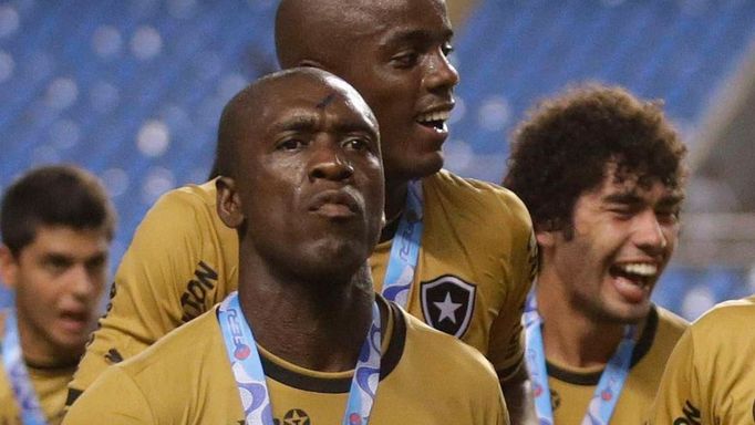 Botafogo se raduje z vítězství v poháru Gauanabara Cup (Seedorf, Jefferson)