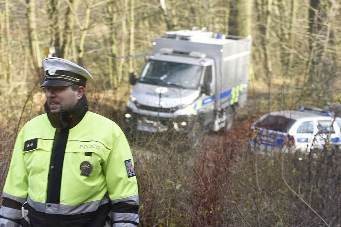 Okolí místa, kde se zastřelil útočník, který v ostravské fakultní nemocnici zavraždil střelbou 6 lidí. Děhylov, Ostravsko, 10. 12. 2019.