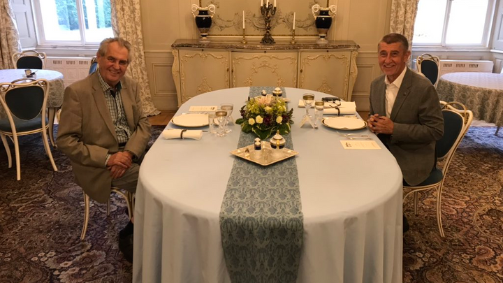 Zeman se ve čtvrtek sejde na Hradě s Babišem, o schůzku požádal premiér