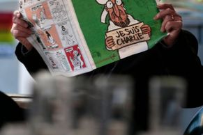 Foto: Časopis Charlie Hebdo po týdnu vstal z mrtvých