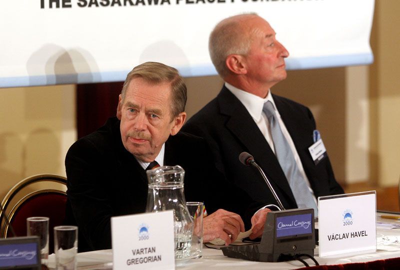 Konference Fórum 2000: Havel a Mackay