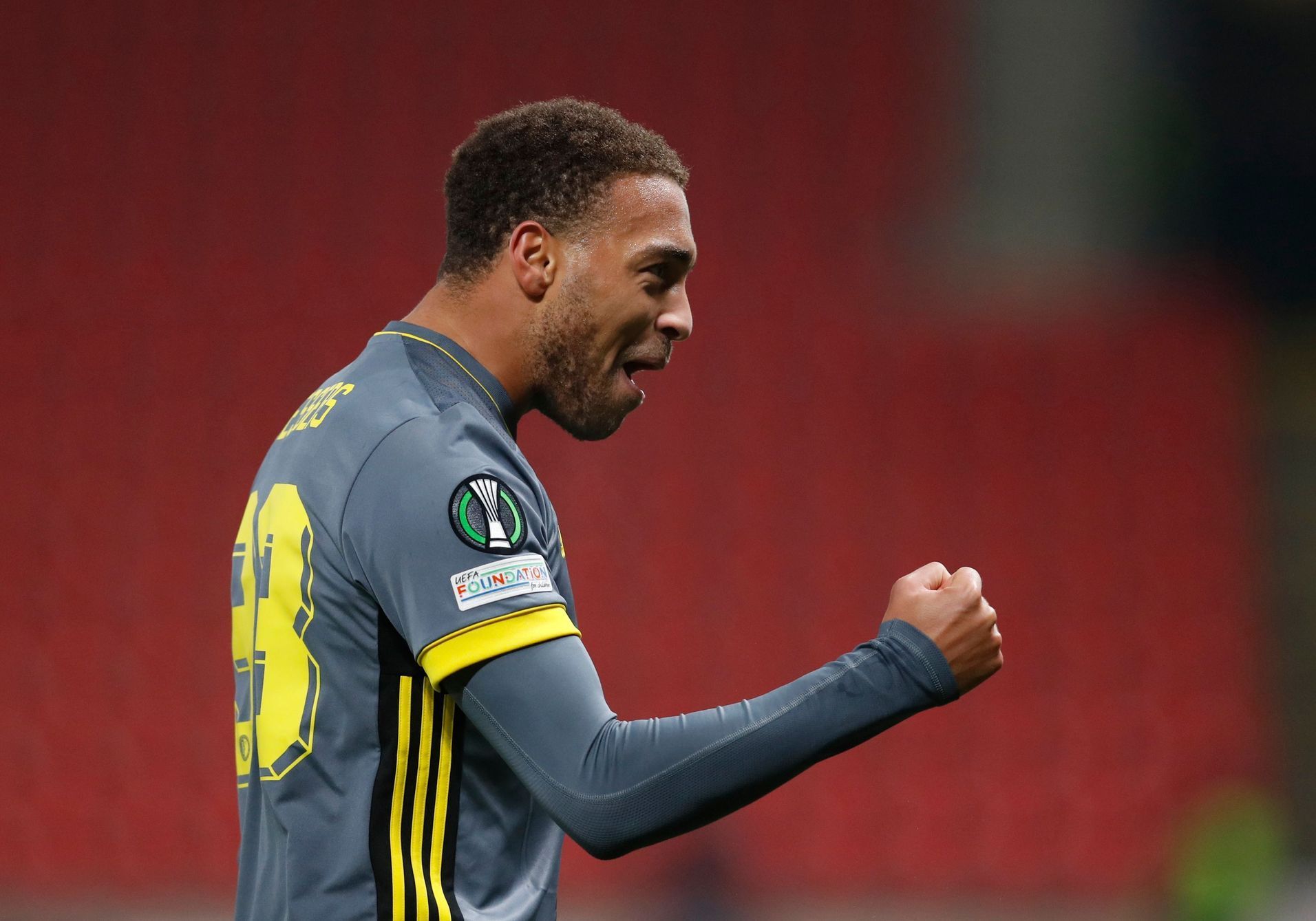Cyriel Dessers slaví gól v zápase EL Slavia - Feyenoord