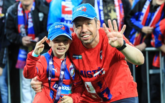 Viktoria Plzeň slaví titul mistra sezony 2015-16 - Pavel Horváth