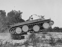 Tank Christie T3E2 sice během testů (1936) zaujal důstojníky US Army, do výroby se však nedostal.