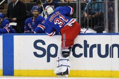 Hokejisté Islanders vyhnali v NHL Pavelce z branky Rangers