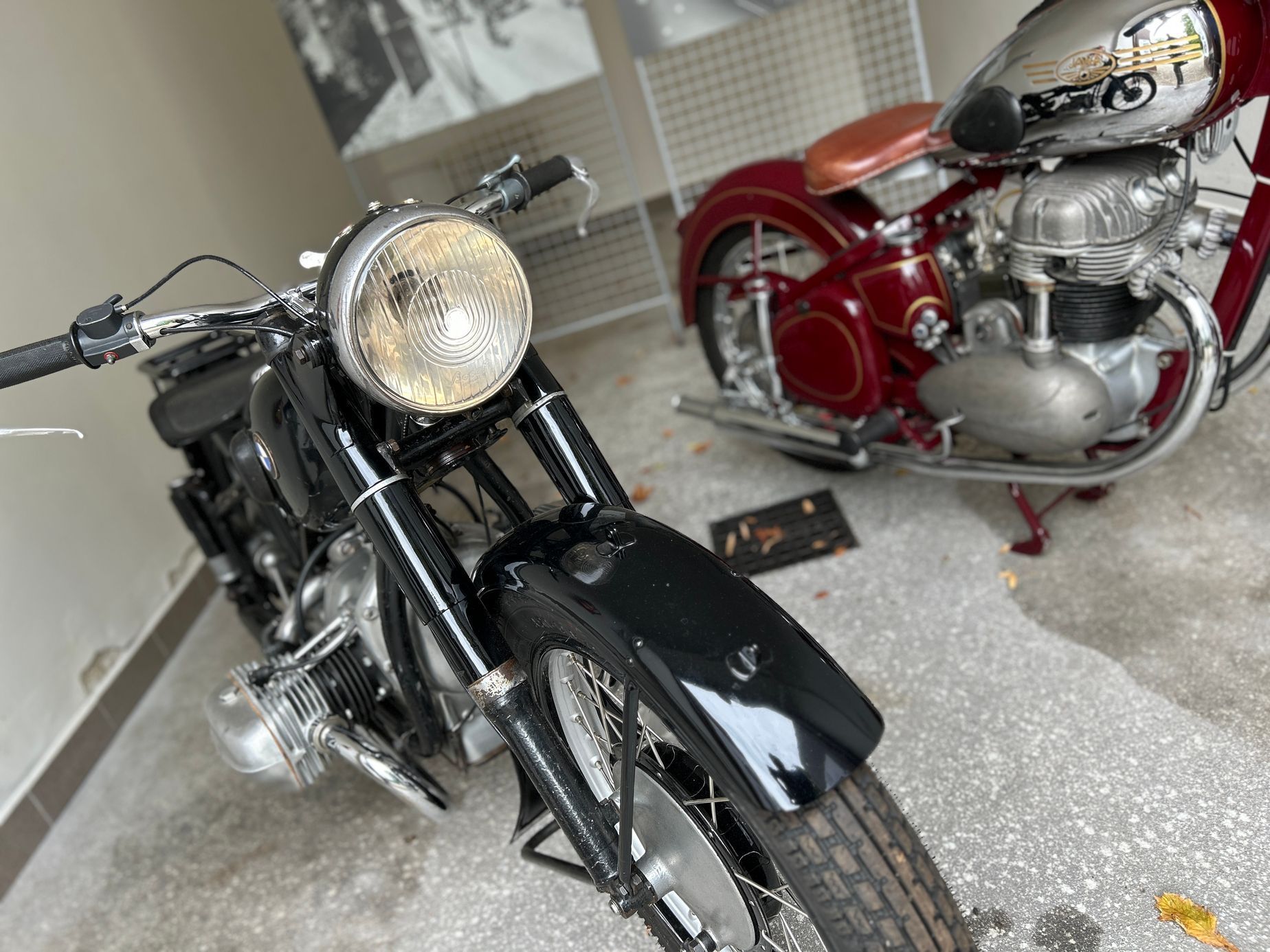 Výstava NTM motorky u Hradní stráže, zámek Lány srpen 2025