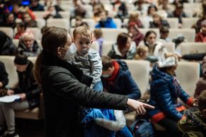 Chceme mír, chceme domů, říkají uprchlíci. Na doklady musí čekat dlouhé hodiny