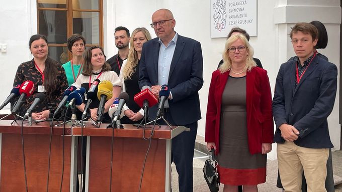 Aktuálně.cz mluvilo se zástupci několika organizací, které se dlouhodobě věnují rozvoji vzdělávání v Česku. Vysvětlují, z čeho a proč mají obavu.