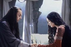 Do filmové Středozemě se vrátí jen Gandalf a párek elfů