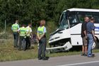 Při srážce auta s autobusem zemřela řidička
