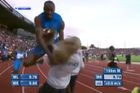 VIDEO Usain Bolt: V cíli naboural do blonďaté fanynky