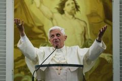 Papežova omluva: Zvu muslimy k dialogu