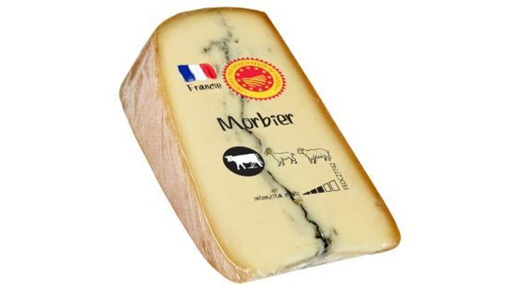 Do Česka se dostal sýr s bakterií. Prodával se hlavně v menších obchodech a Kauflandu