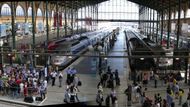 Panorama Gare du Nord v Paříži.