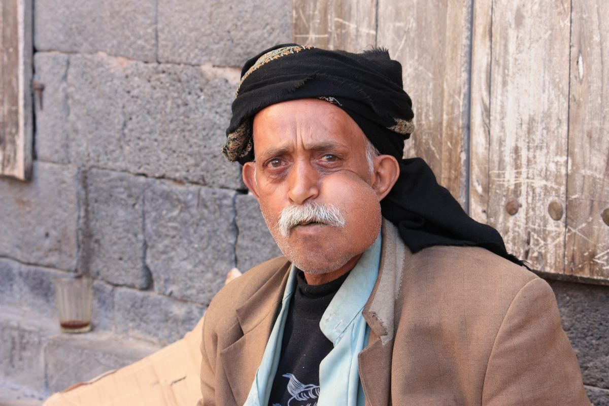 Jemen - žvýkač kátu