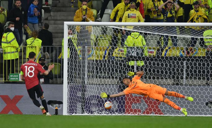 Soccer Football - Europa League Final - Villarreal v Manchester United - Polsat Plus Arena Gdansk, Gdansk, Poland - May 26, 2021 Manchester United's Bruno Fernandes score