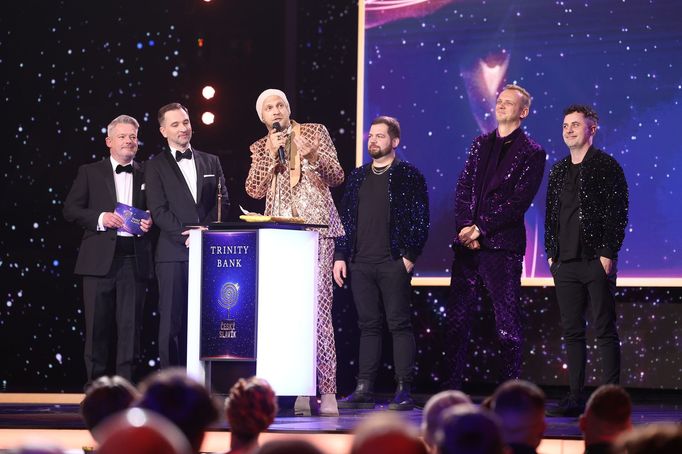 V kategorii Nejoblíbenější písnička posluchačů rádia Impuls uspěla skladba Hory skupiny O5 a Radeček.