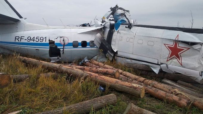 Vrak letadla, které havarovalo v ruském Tatarstánu.