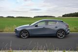 Rozměrově Mazda spadá do stejné kategorie jako VW Golf, Škoda Scala nebo třeba Ford Focus.