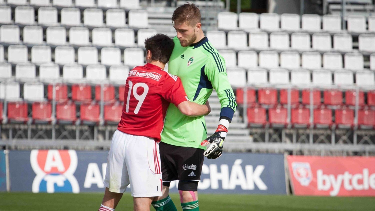 FNL, Olomouc-Žižkov - David Hovorka (19) a Tomáš Holý