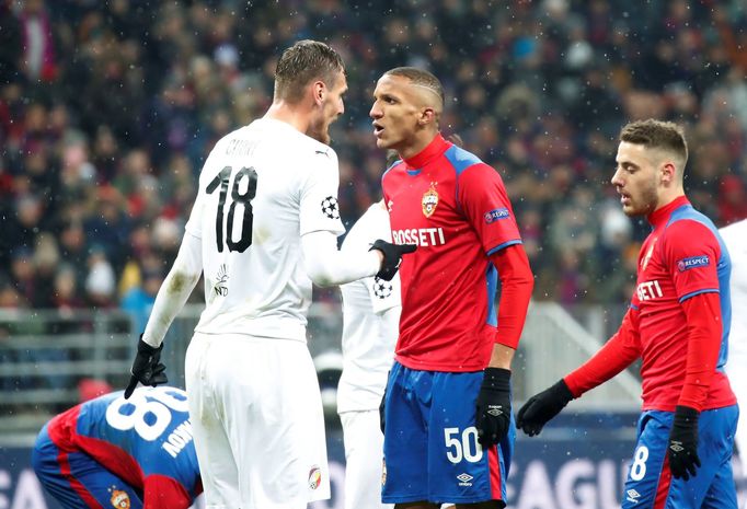 fotbal, Liga mistrů 2018/2019, CSKA Moskva - Plzeň, Tomáš Chorý a Rodrigo Becao