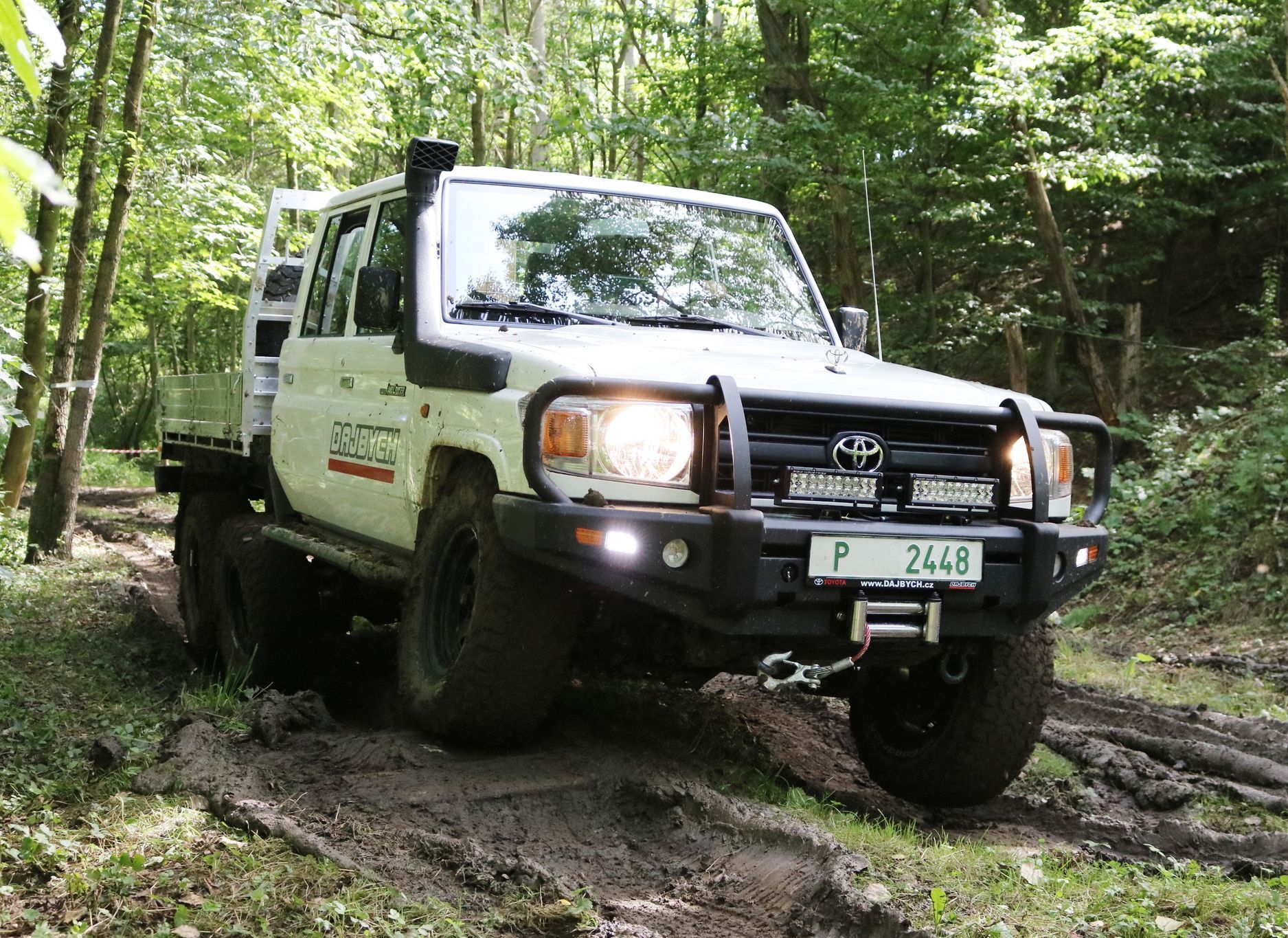 Toyota Land Cruiser 79 6x6