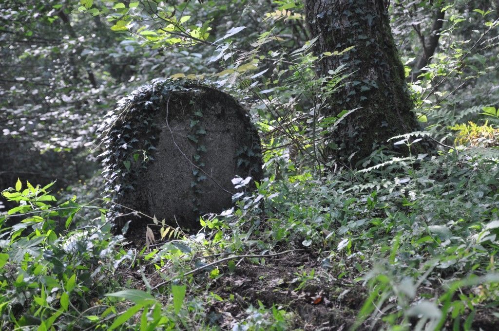 Abcházie - náhrobek - Berija