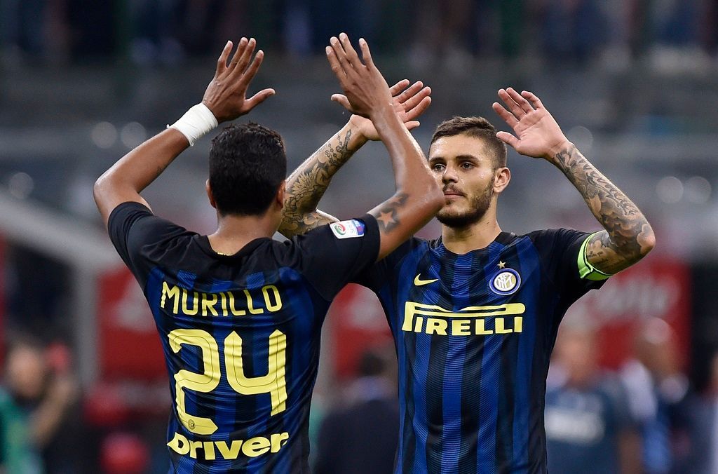 Fotbalisté Interu Milán slaví výhru nad Juventusem (Icardi)