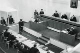 Po 114 stáních bylo hlavní líčení uzavřeno 14. srpna 1961, v prosinci soudci oznámili, že Eichmann je ve všech 15 bodech obžaloby vinen. První čtyři body se zabývaly zločiny proti židovskému národu, pátý až dvanáctý bod zločiny proti lidskosti a poslední tři body jej obviňovaly z příslušnosti ke třem ze čtyř zločineckých organizací (k SS, Bezpečnostní službě SD a gestapu). Rozsudek smrti nad Eichmannem vynesl soud v pátek 15. prosince 1961 v devět hodin ráno.