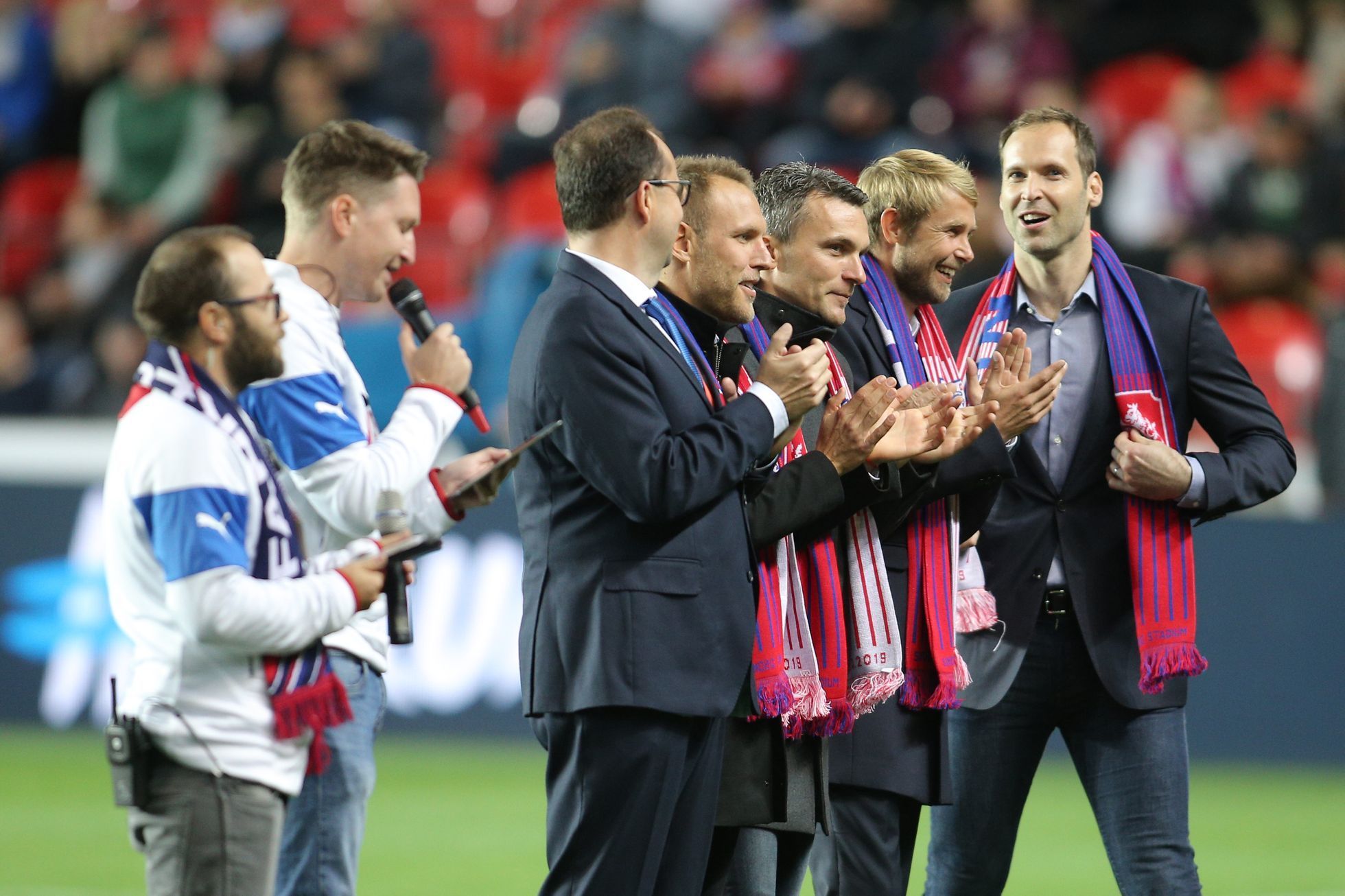 Petr Čech a další bývalí reprezentanti před utkání kvalifikace ME 2020 Česko - Anglie