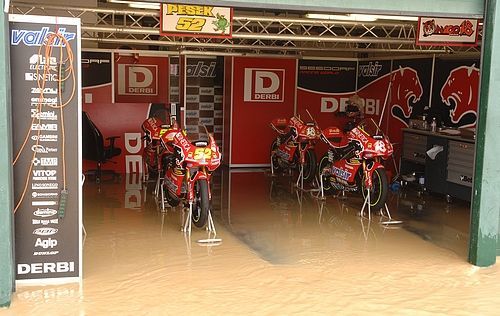 Vytopené boxy Derbi v MIsanu