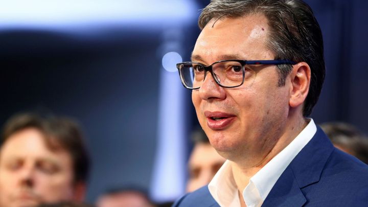 Srbský prezident uvedl armádu do bojové pohotovosti, reaguje na střety v Kosovu