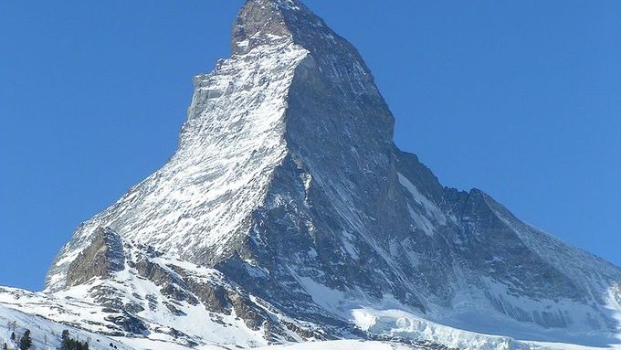 Hraniční linii pod Matterhornem bylo třeba změnit