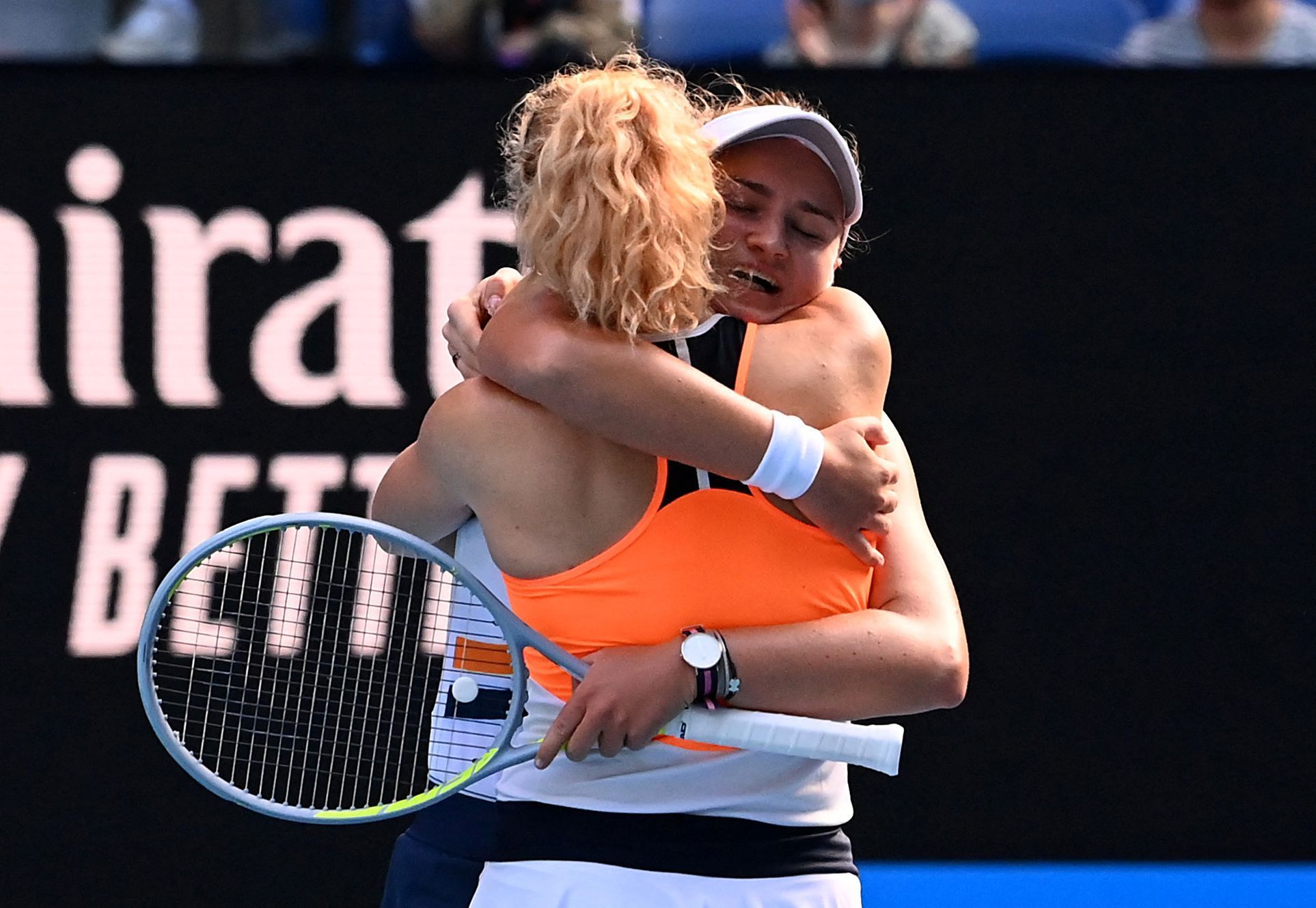 Barbora Krejčíková a Kateřina Siniaková slaví triumf ve finále Australian Open
