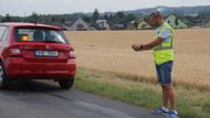 Komunikace II. třídy se kontrolují dvakrát za měsíc, trojky pak jednou. Veškerá poškození vozovky se při inspekci obvykle fotí.