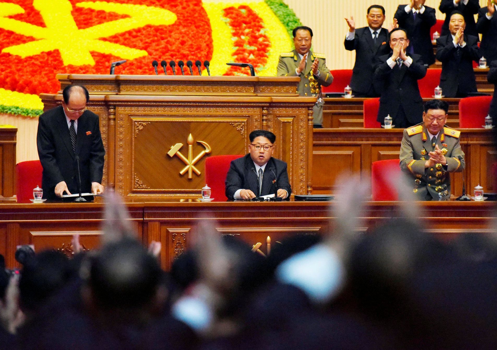 Severní Korea - sjezd strany a průvod