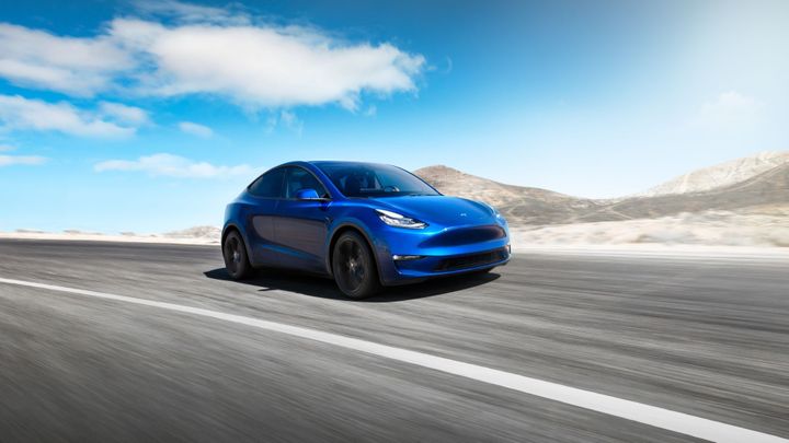 Má z něj být nejprodávanější Tesla. První Modely Y obdrží zákazníci v polovině března