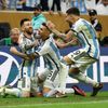 Finále MS ve fotbale 2022, Argentina - Francie: Argentinci slaví gól na 3:2.