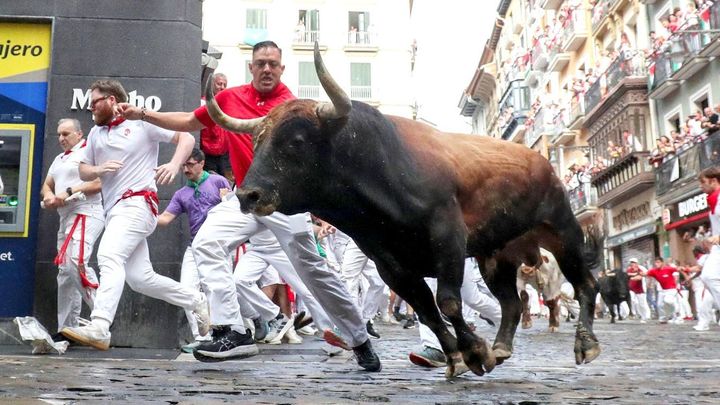  Reuters