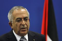 Umírněný premiér Palestiny rezignoval, už měl dost pří