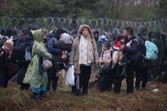 Utečenci chycení v pasti mezi Běloruskem a Polskem jsou lidé, potřebují pomoc