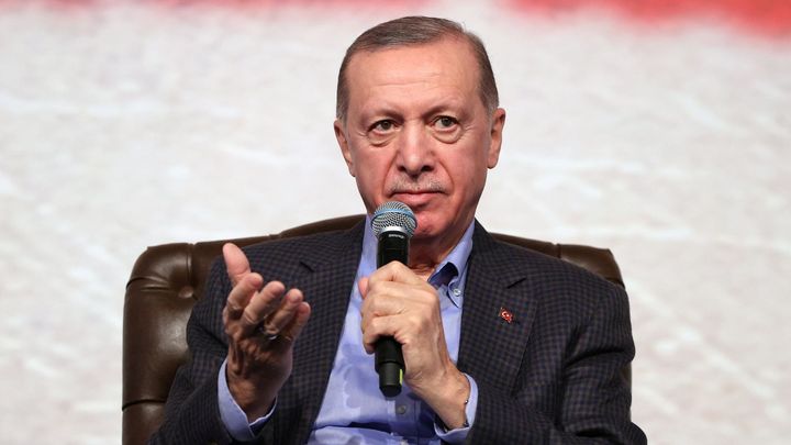 Erdogan čelí kritice za reakci na zemětřesení. Příští dny rozhodnou o jeho kariéře; Zdroj foto: Reuters
