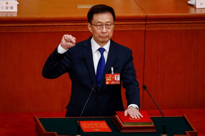 Čínský viceprezident Chan Čeng skládá přísahu po zvolení 10. března 2023.