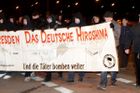 Desítky neonacistů pochodovaly v pátek německými Drážďany. Sešli se den před 64. výročím spojeneckého náletu.
